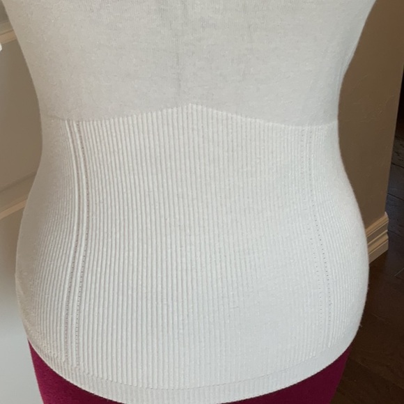 White House Black Market Brand White light weight Knitted Sweater - Picture 2 of 6